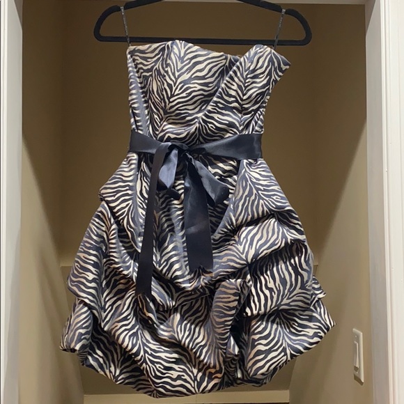 Dress & matching blazer - Picture 2 of 8